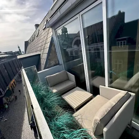 Elite Penthouse Prime Location Apartment